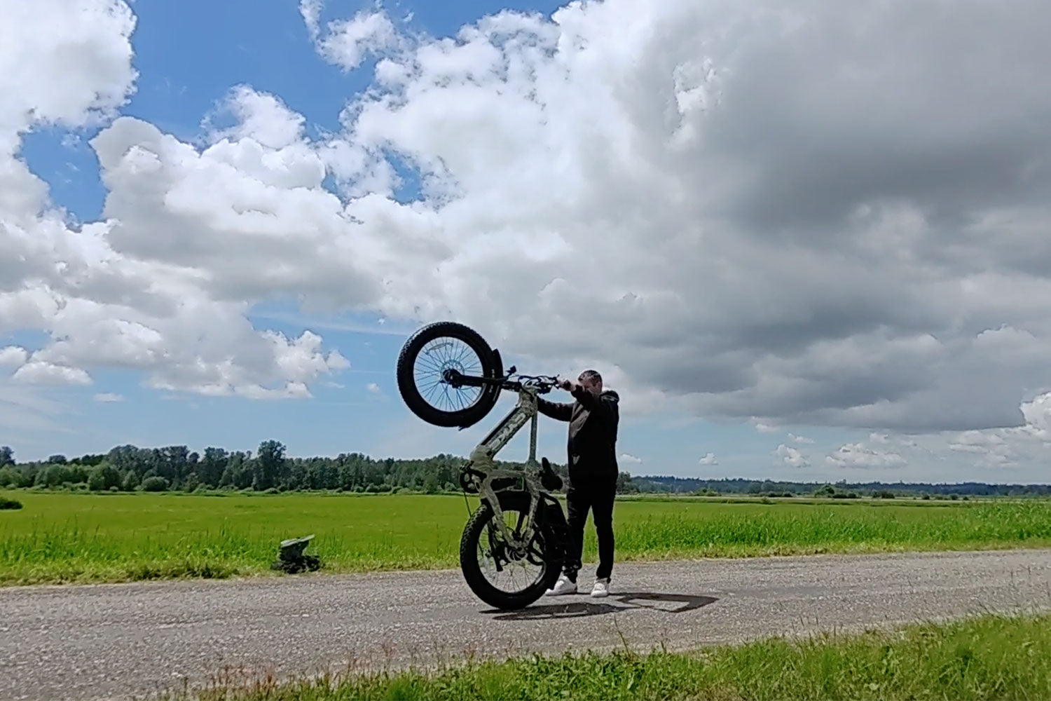 Cyke Cheetah Hunting Electric Bike